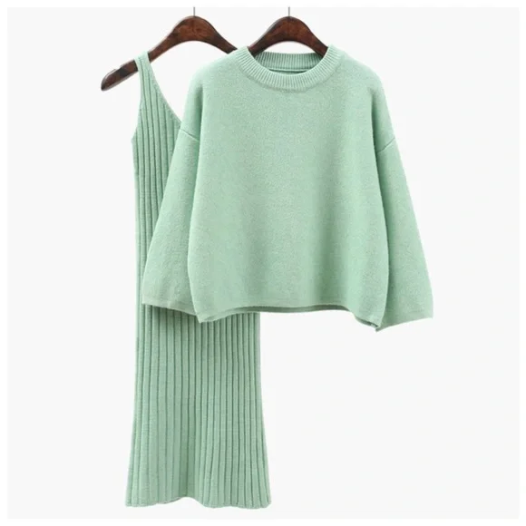 💜 Handmade Luxury Soft Sweater Dress - Picture 2 of 10